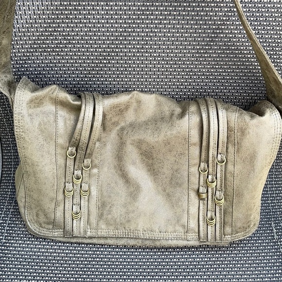 Matt & Nat khaki vegan leather messenger bag - Picture 3 of 7